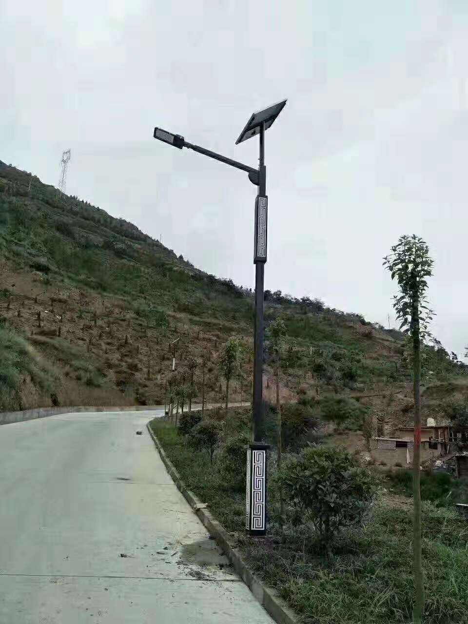 德宏仿古太阳能路灯